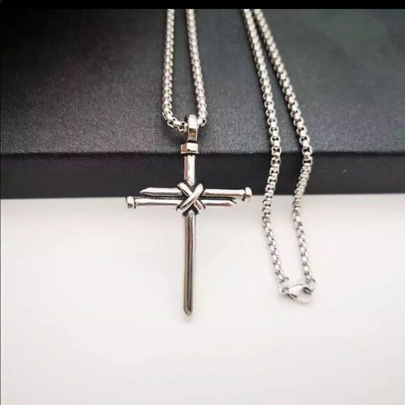New Men’s Silver Nail Cross Chain Necklace - Picture 5 of 8